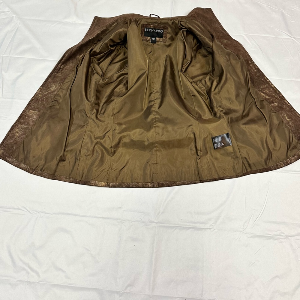 Bernardo Brown Ladies Leather Jacket Gold Metallic W| Pockets Jacket Size M EUC - Picture 6 of 13